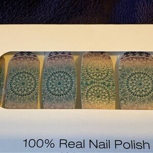 Color Street Vibrant Nail Polish Strips